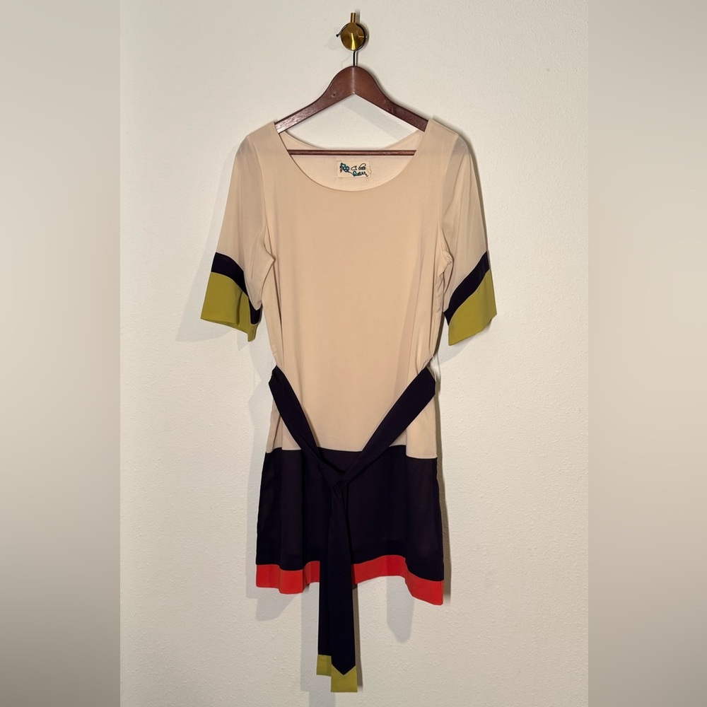 C. Luce Colorblock Short Sleeve Shift Dress